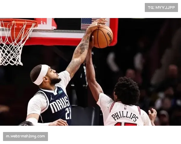 独行侠内线顺下与外线牵制联动 试图在攻防两端保持持续压力考验耐力